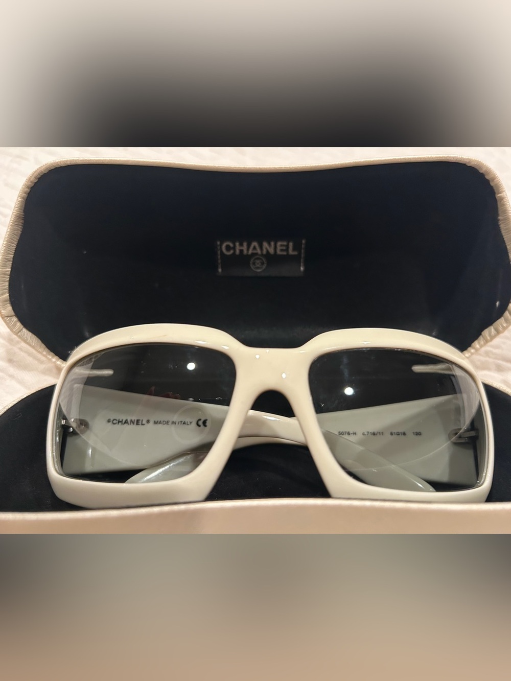 CHANEL sunglasses vintage 5076 H white frame mother of pearl